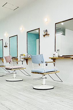 髪へのダメージというヘアカラーのデメリットを「仕方ない」と諦める必要はもうありません。